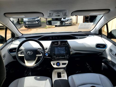 Used 2017 Toyota Prius Three w/ Carpet Mat Package FWD image 2