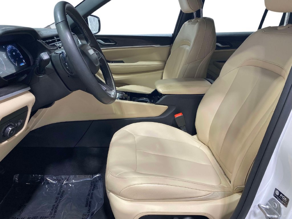 Used 2023 Jeep Grand Cherokee Limited AWD/4WD image 16