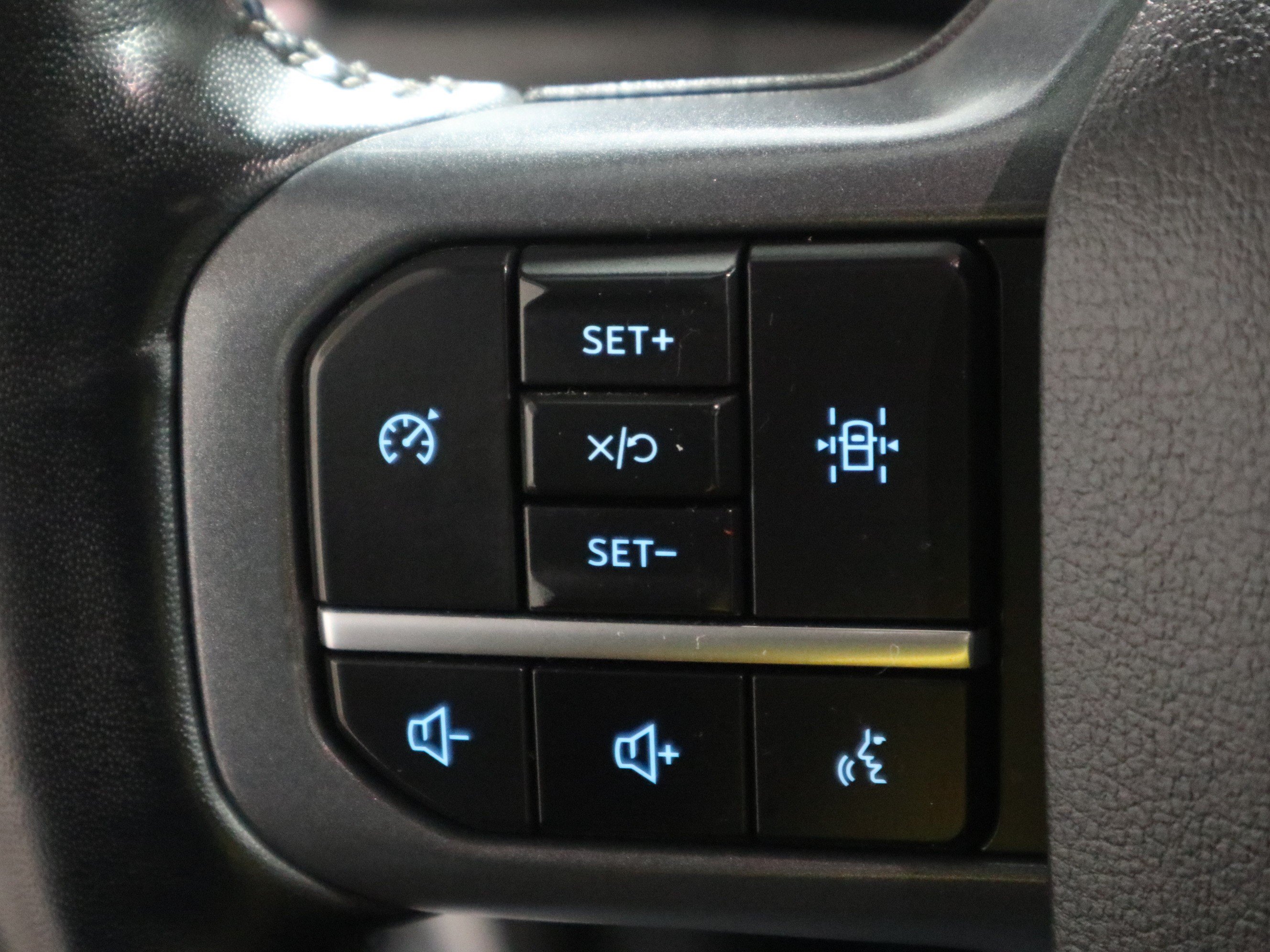 Used 2023 Ford F150 Lariat AWD/4WD image 26