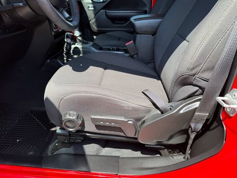 Used 2023 Jeep Wrangler Sport AWD/4WD image 12