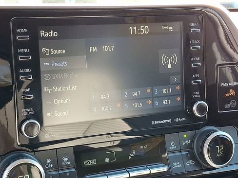 Used 2021 Toyota Highlander LE image 18