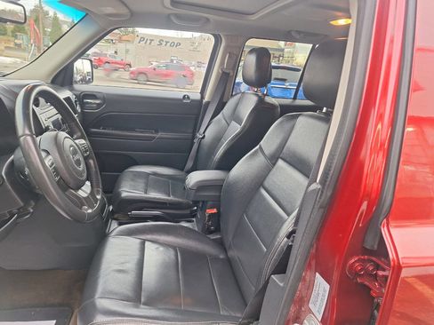 Used 2016 Jeep Patriot High Altitude AWD/4WD image 18