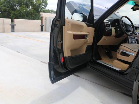 Used 2012 Land Rover Range Rover Supercharged AWD/4WD image 21