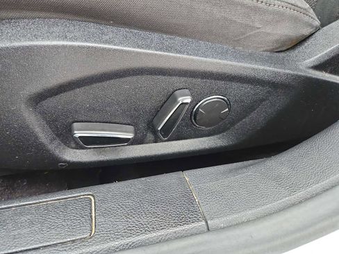 Used 2019 Ford Fusion SE FWD image 17