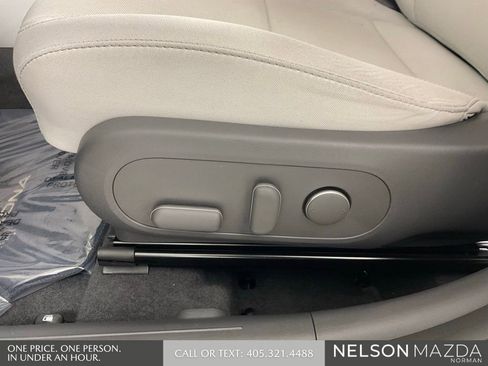 Used 2024 Hyundai Kona SEL FWD image 26
