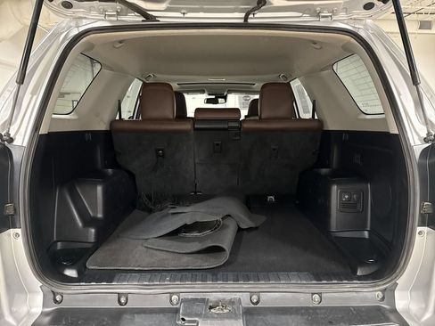 Used 2020 Toyota 4Runner Limited AWD/4WD image 25