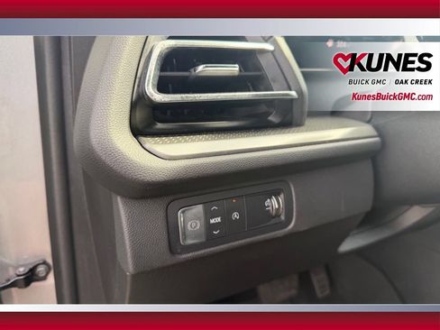 Used 2024 Chevrolet Traverse LT FWD image 15