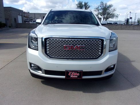 Used 2017 GMC Yukon Denali AWD/4WD image 3