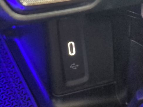 Used 2024 Mercedes-Benz GLC 300 4MATIC image 26