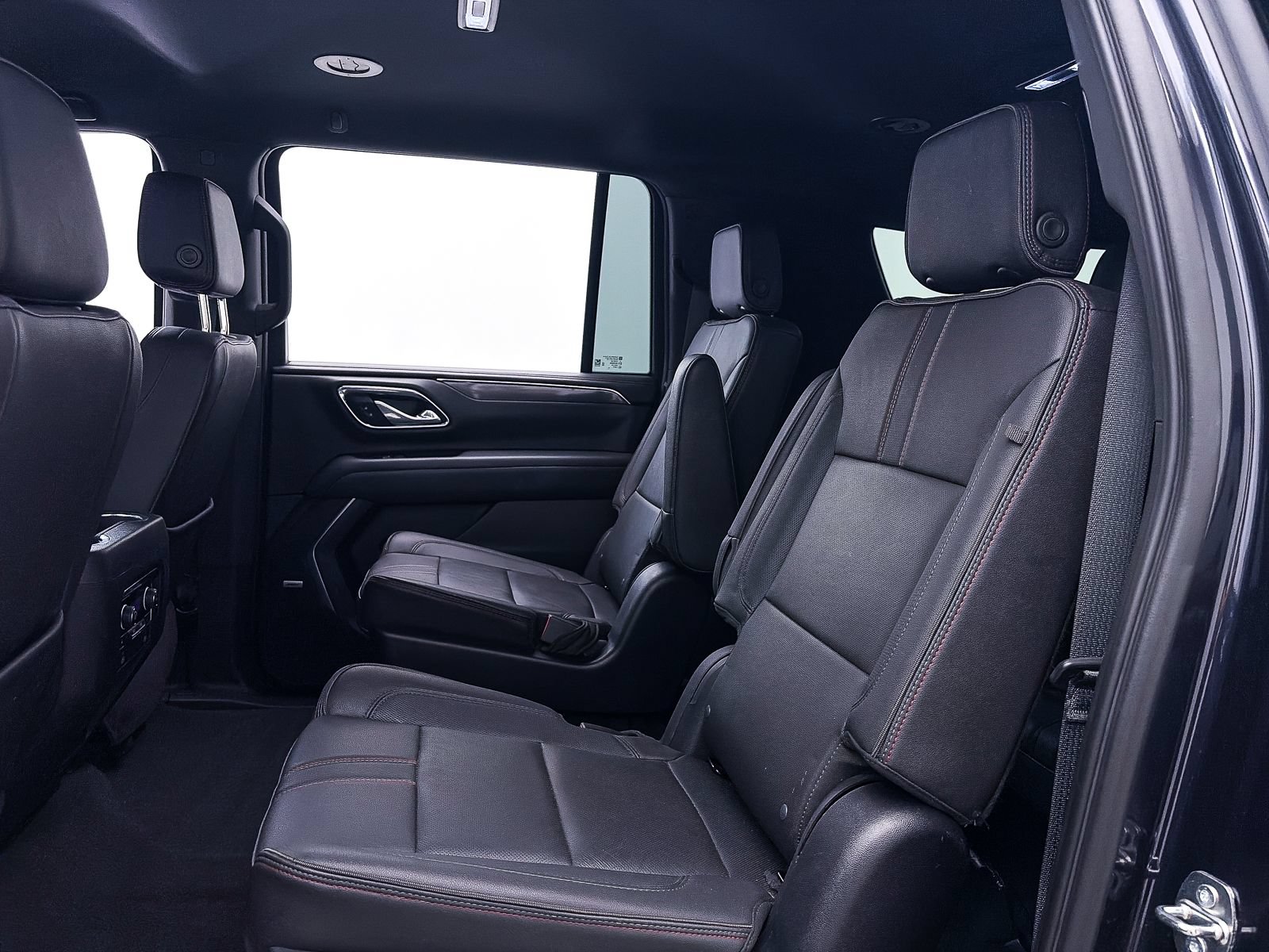 Used 2023 Chevrolet Suburban RST w/ Luxury Package RWD image 41