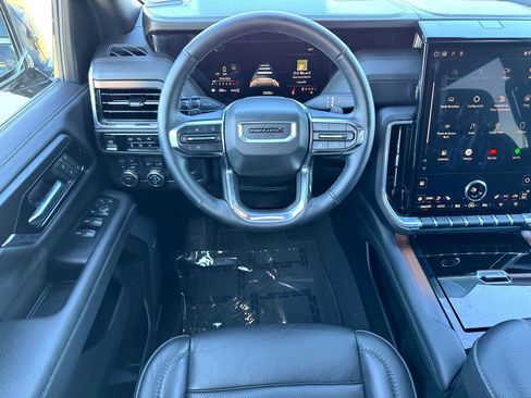 Used 2025 GMC Yukon XL Denali image 24