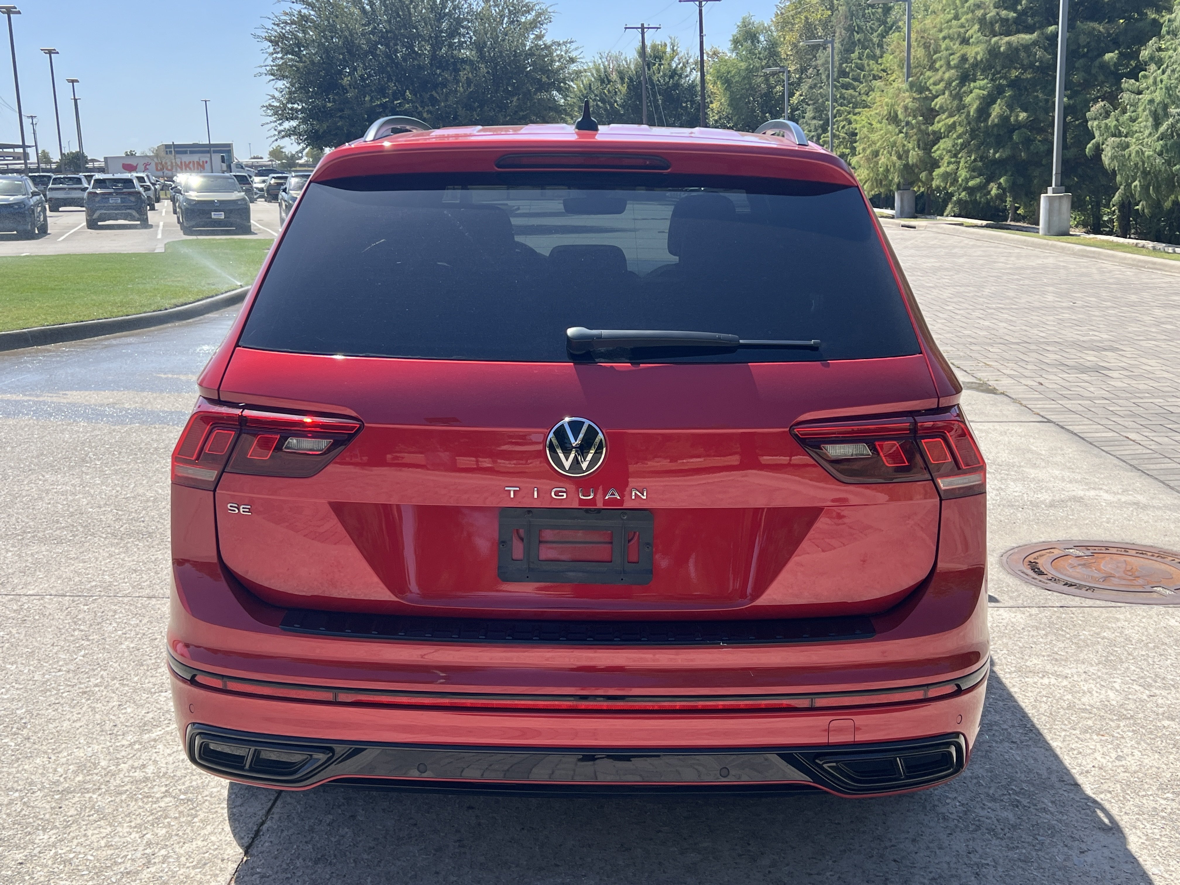 Certified 2024 Volkswagen Tiguan SE R-Line FWD image 8