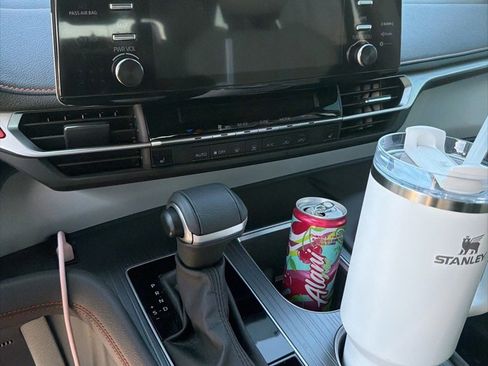 Used 2024 Toyota Sienna XSE image 9