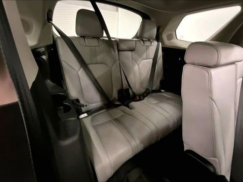 Used 2025 Honda Pilot Touring image 33