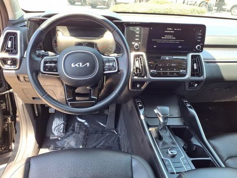 Certified 2023 Kia Sorento S w/ Panoramic Sunroof Package FWD image 9