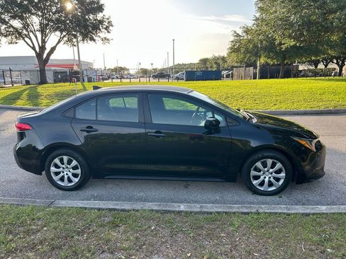 Used 2022 Toyota Corolla LE FWD image 7