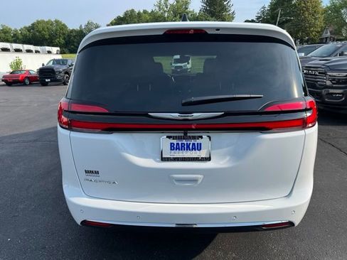 New 2026 Chrysler Pacifica Select FWD image 4
