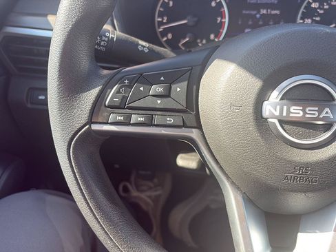 Used 2025 Nissan Altima 2.5 SV FWD image 9