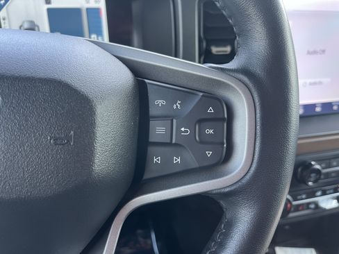 Used 2024 Ford Bronco Outer Banks AWD/4WD image 19