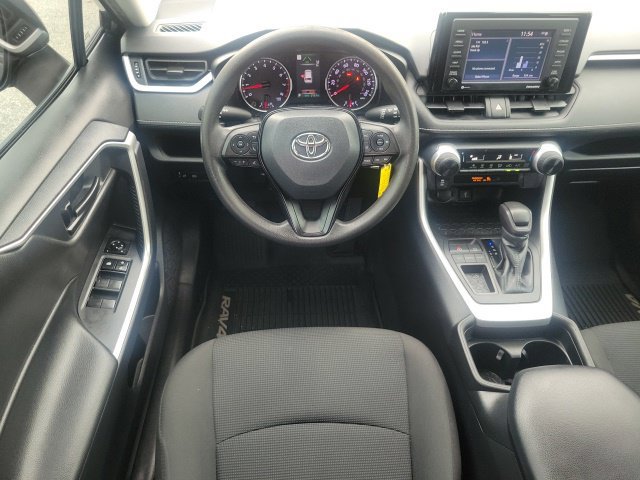 Used 2021 Toyota RAV4 LE FWD image 15