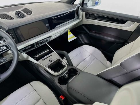 New 2026 Porsche Cayenne Coupe image 25