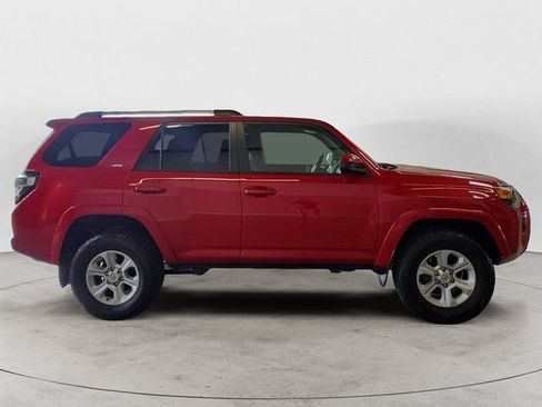Used 2022 Toyota 4Runner SR5 AWD/4WD image 4