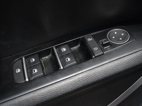 Used 2023 Kia Soul LX FWD image 12