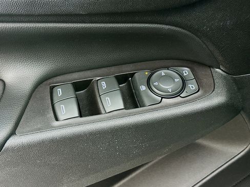 Used 2018 Chevrolet Equinox LT FWD image 15