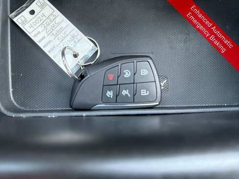 Used 2023 GMC Yukon SLT w/ SLT Luxury Package image 23