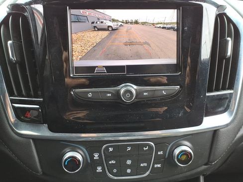 Used 2022 Chevrolet Traverse LT w/ LPO, Cargo Package FWD image 14