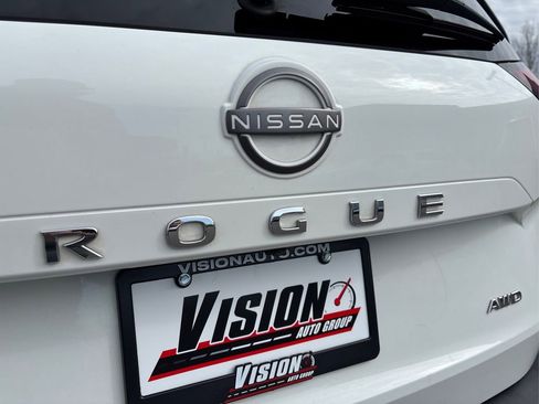 Used 2023 Nissan Rogue S image 14