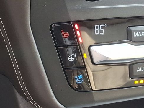 Used 2020 Ford Explorer Platinum w/ Premium Technology Package image 27