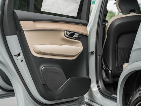 New 2026 Volvo XC90 T8 Plus w/ Protection Package Premier AWD/4WD image 36
