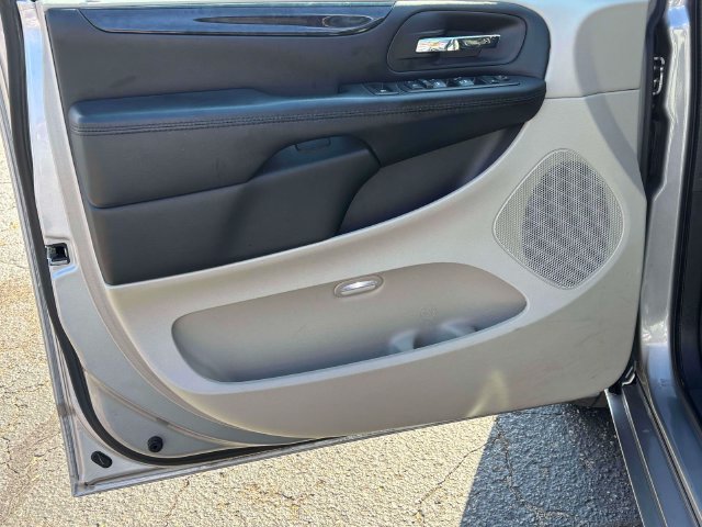 Used 2017 Dodge Grand Caravan SE w/ Power Window Group FWD image 11