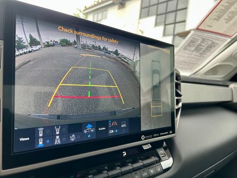 Certified 2022 Toyota Tundra Limited AWD/4WD image 23