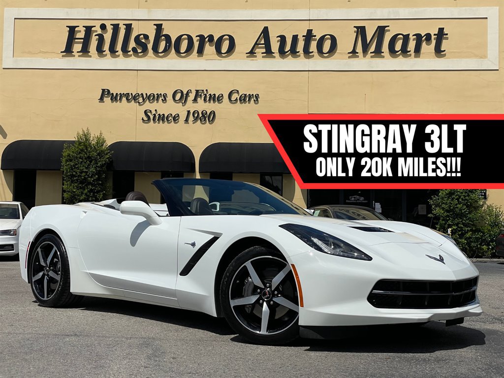 Used 2015 Chevrolet Corvette Stingray Convertible w/ 3LT Preferred Equipment Group RWD image 2