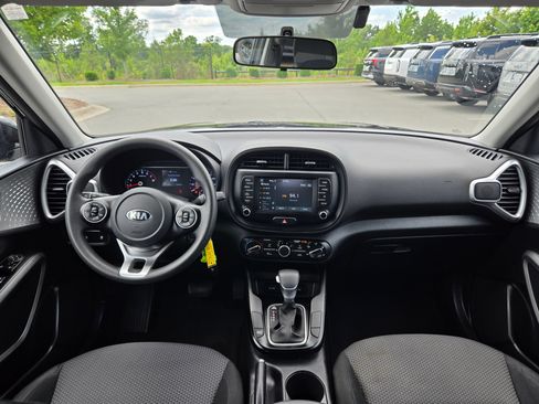 Used 2021 Kia Soul LX FWD image 10