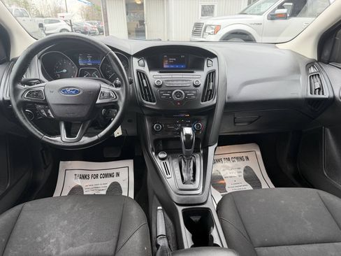Used 2015 Ford Focus SE w/ SE Sport Package FWD image 9