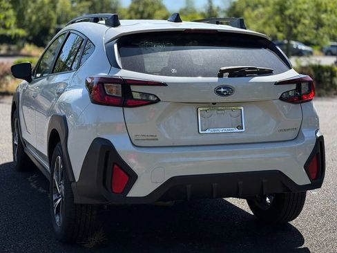 Used 2024 Subaru Crosstrek 2.0i Premium AWD/4WD image 3