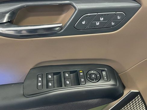 Used 2024 Kia EV9 Land image 25