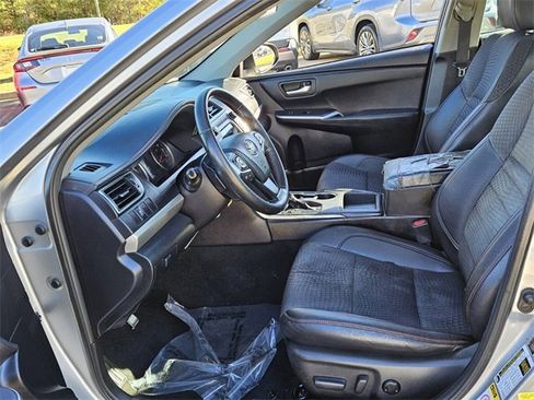 Used 2015 Toyota Camry LE image 5