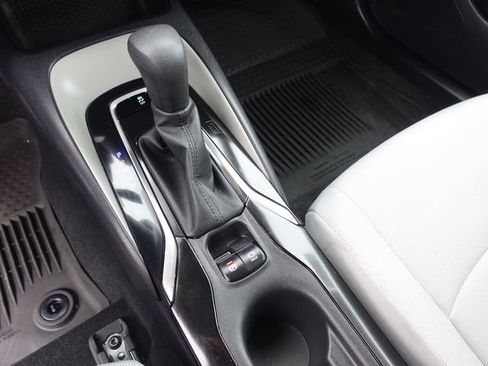 Certified 2022 Toyota Corolla LE FWD image 24