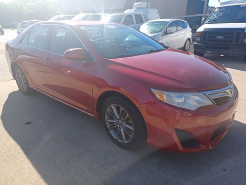 Used 2013 Toyota Camry XLE image 3