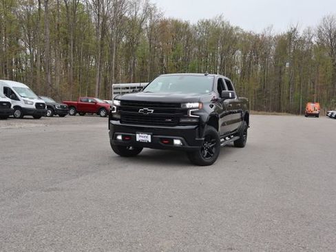 Used 2021 Chevrolet Silverado 1500 LT Trail Boss w/ Convenience Package II AWD/4WD image 2