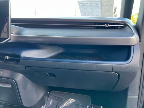 Used 2025 Volkswagen ID. Buzz Pro S RWD image 68