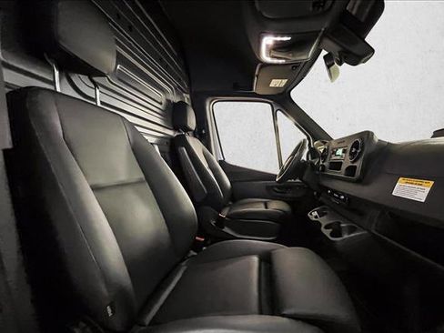 Used 2025 Mercedes-Benz Sprinter 2500 image 20
