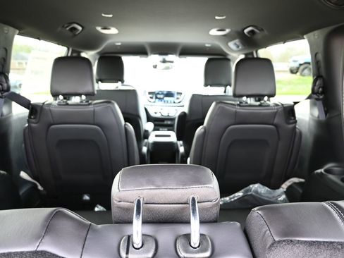 New 2026 Chrysler Pacifica Select image 23