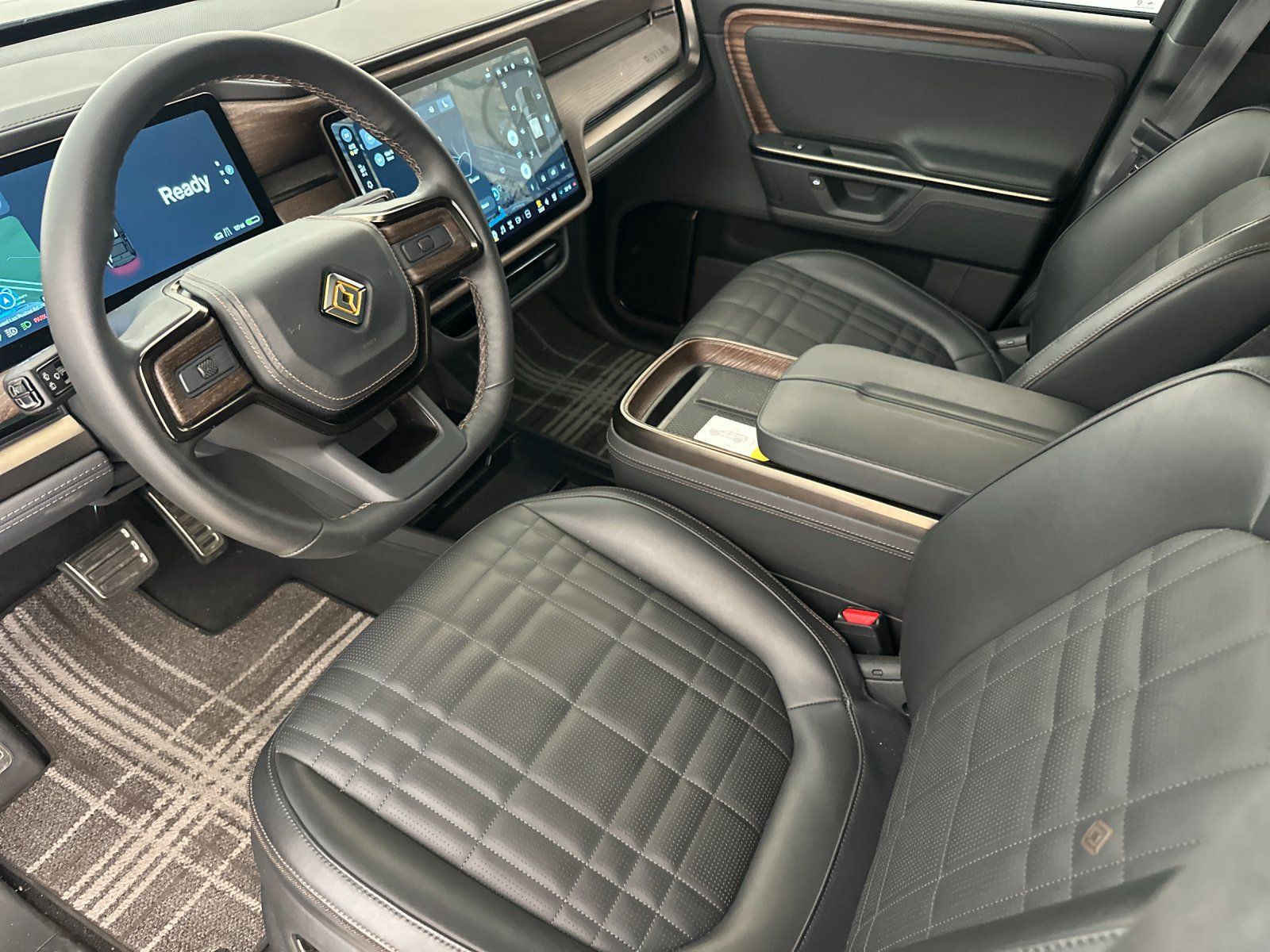 Used 2025 Rivian R1S Premium Dual AWD/4WD image 10