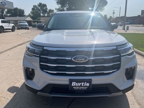 New 2026 Ford Explorer Active w/ Active Comfort Package AWD/4WD image 5