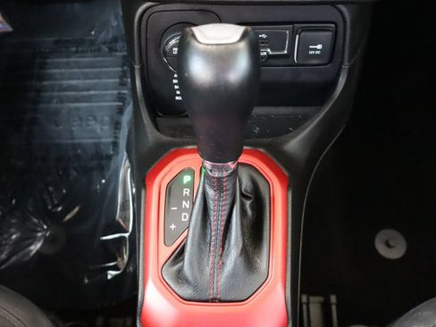 Used 2017 Jeep Renegade Trailhawk AWD/4WD image 36